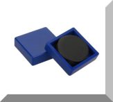   24x24x7 mm. Nagy négyzetes irodamágnes ferrit mágnes betéttel -kék