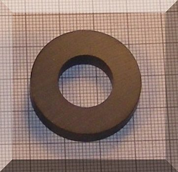 D30/d16x8 mm. Ferrit gyűrű mágnes