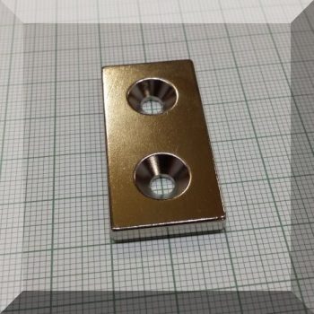 40x20x5 mm. NdFeB téglatest mágnes N38 2db. süllyesztett furattal