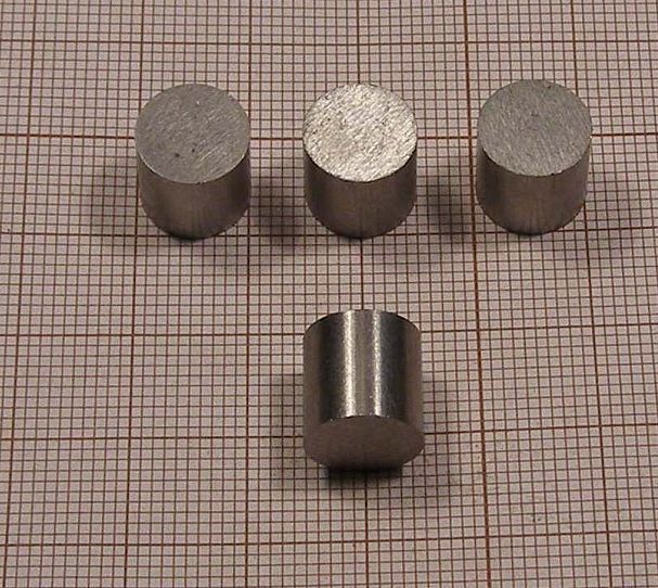 D10x10 mm. AlNiCo mágnes 300°C