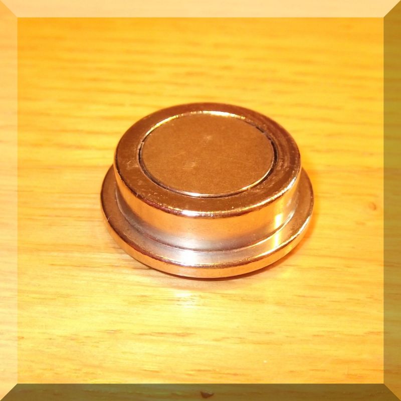 D25x9 mm.Igényes fém irodamágnes POT