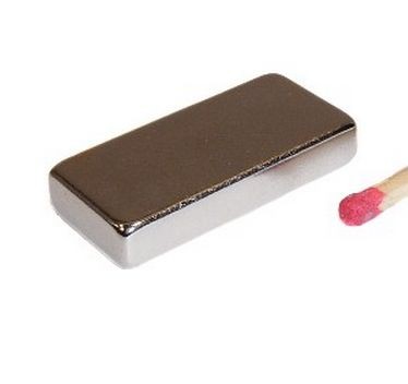 28x13x5 mm. N40 Neodym téglatest mágnes